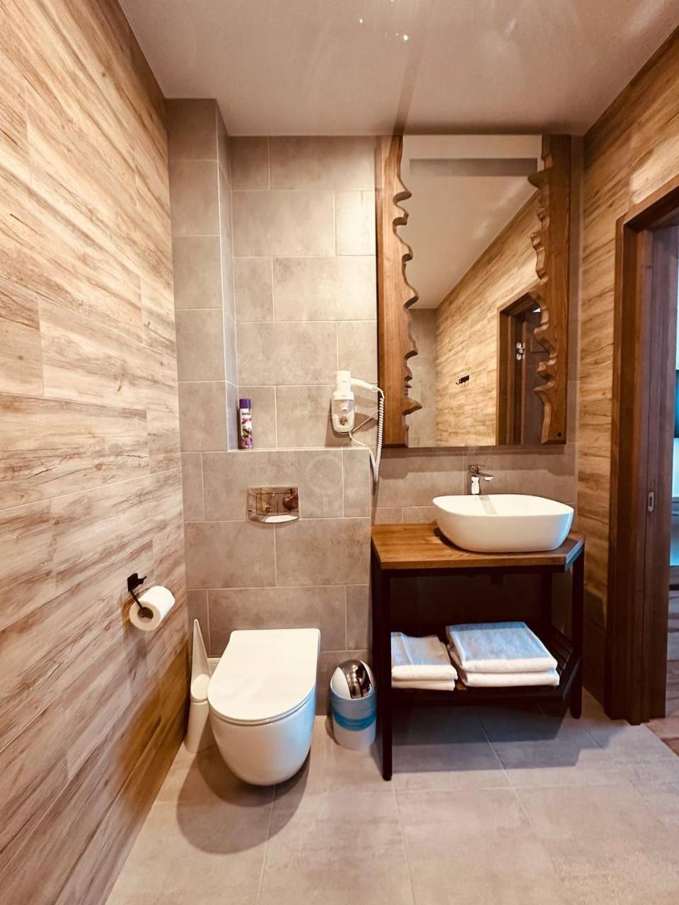 Hotel Фільварок Кмитів Velyki Kosharishcha Exterior foto